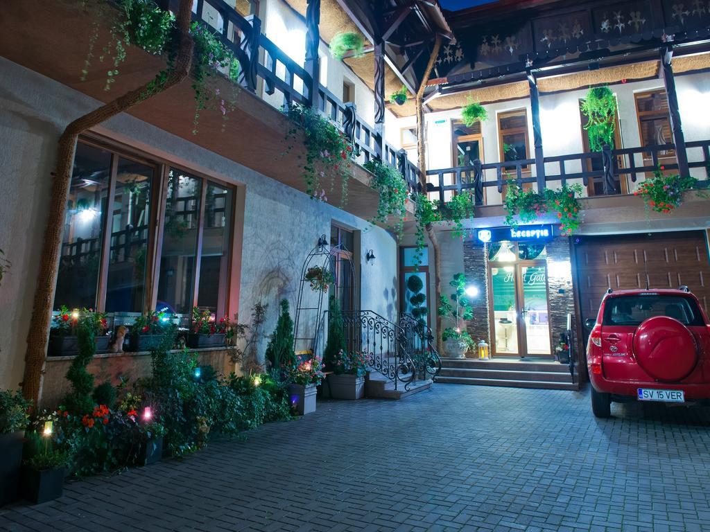 Hotel Galany Radauti Exterior photo