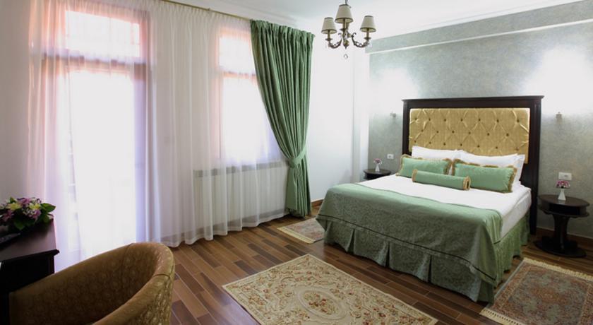 Hotel Galany Radauti Exterior photo