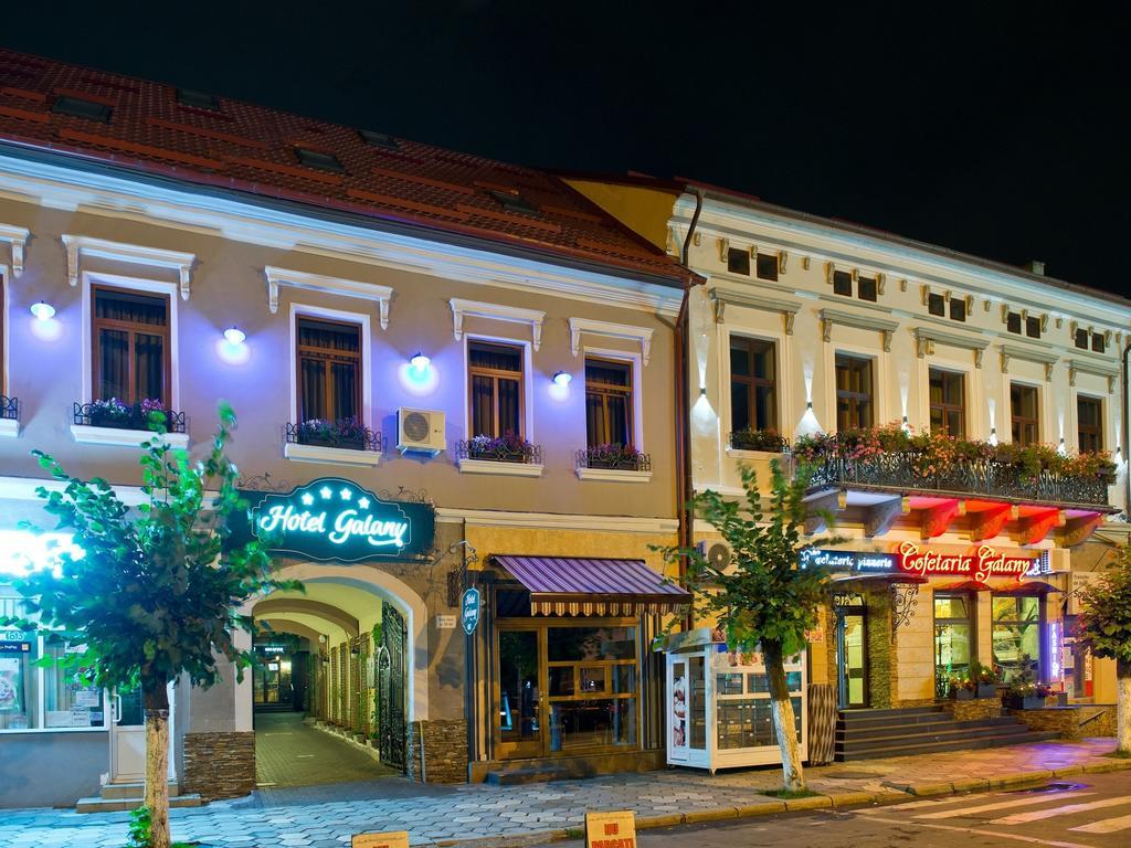 Hotel Galany Radauti Exterior photo